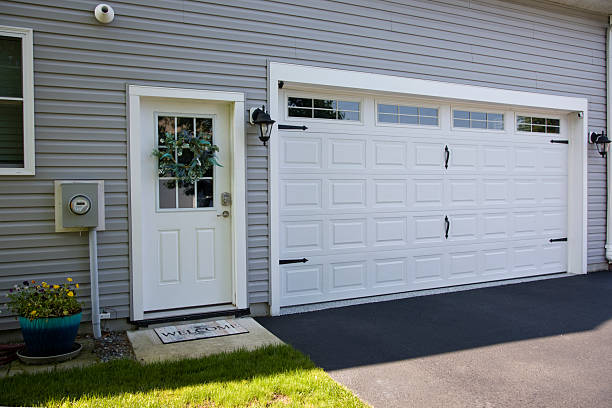 24/7 Emergency Garage Door Panel Replacement experts in Clayton, NJ
